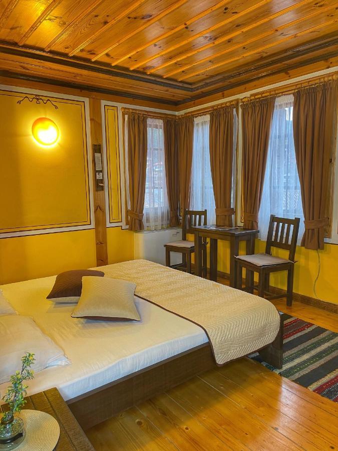 Guest Rooms Colorit โคปริฟชทิทซา ภายนอก รูปภาพ
