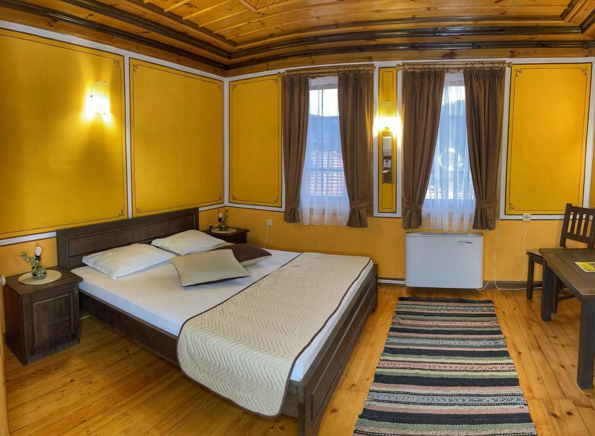 Guest Rooms Colorit โคปริฟชทิทซา ภายนอก รูปภาพ