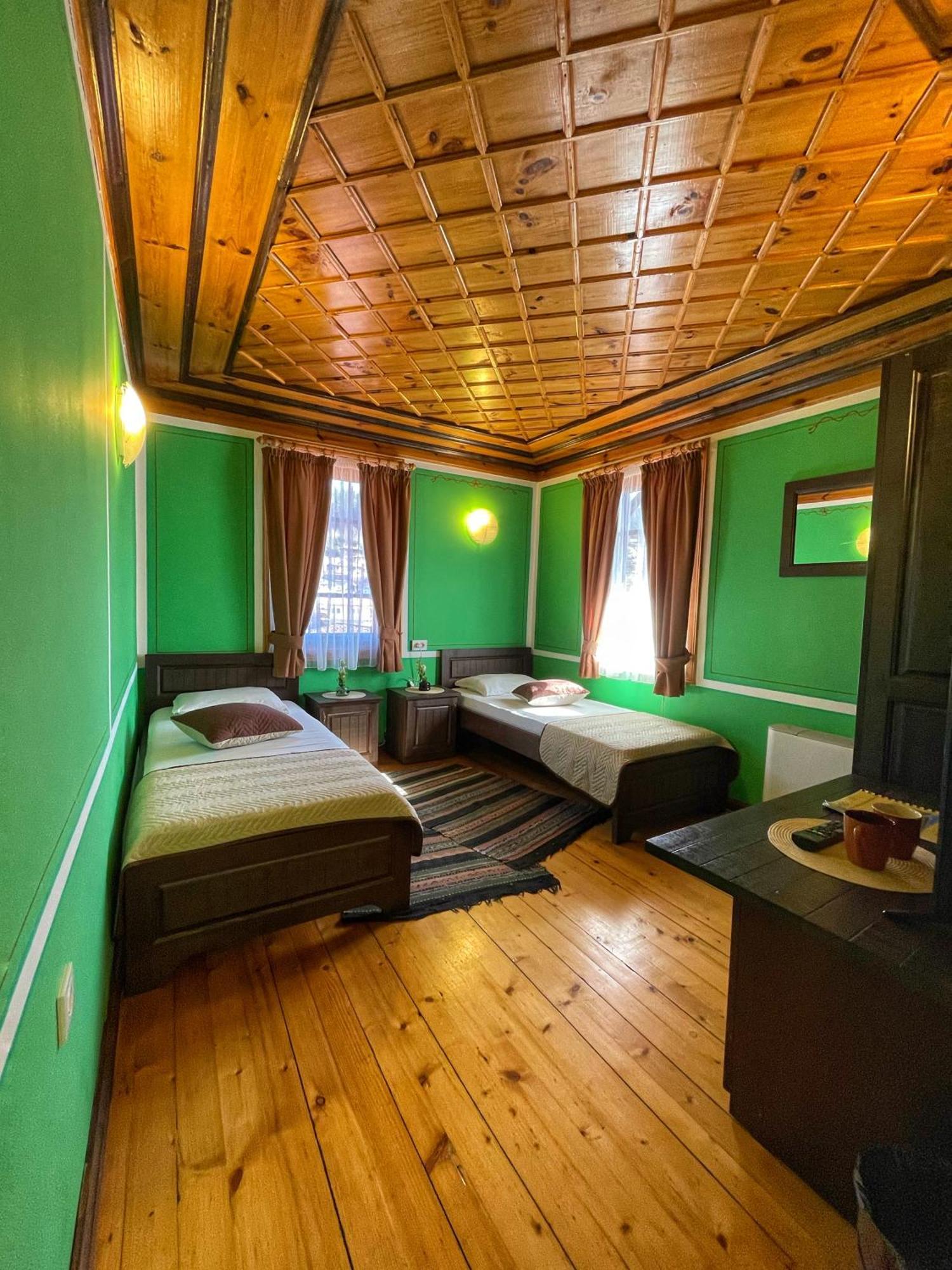 Guest Rooms Colorit โคปริฟชทิทซา ภายนอก รูปภาพ