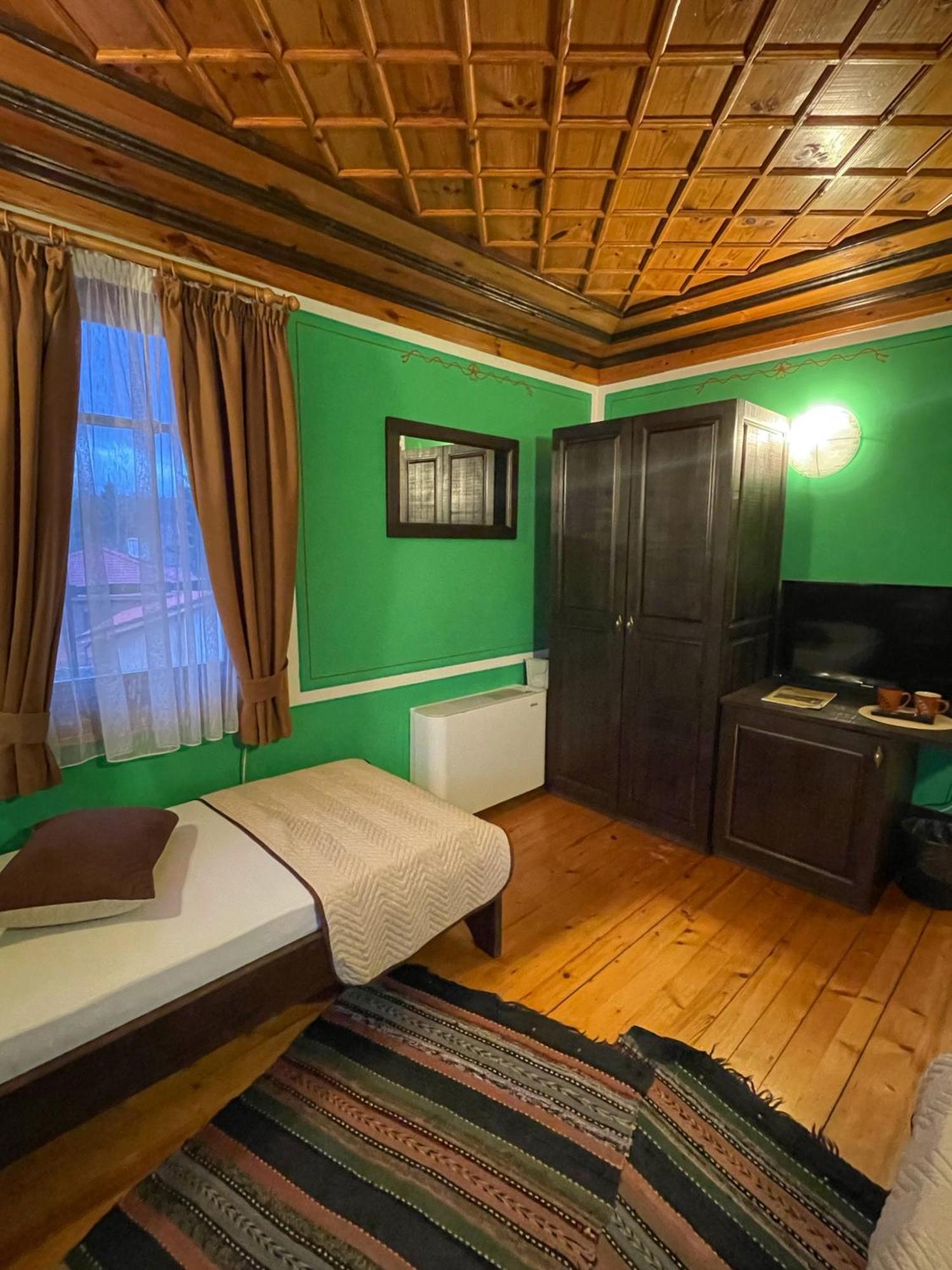 Guest Rooms Colorit โคปริฟชทิทซา ภายนอก รูปภาพ
