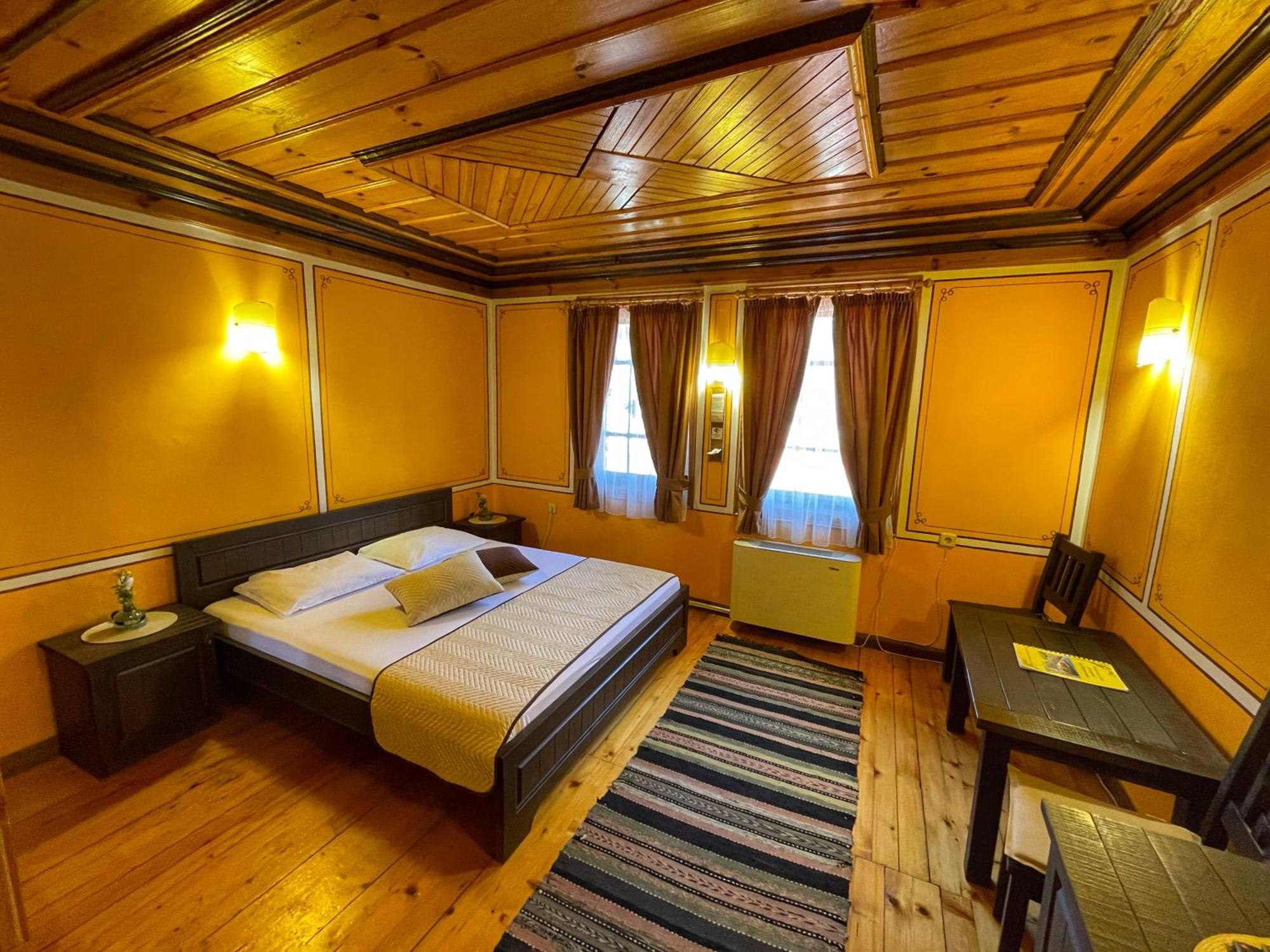 Guest Rooms Colorit โคปริฟชทิทซา ภายนอก รูปภาพ