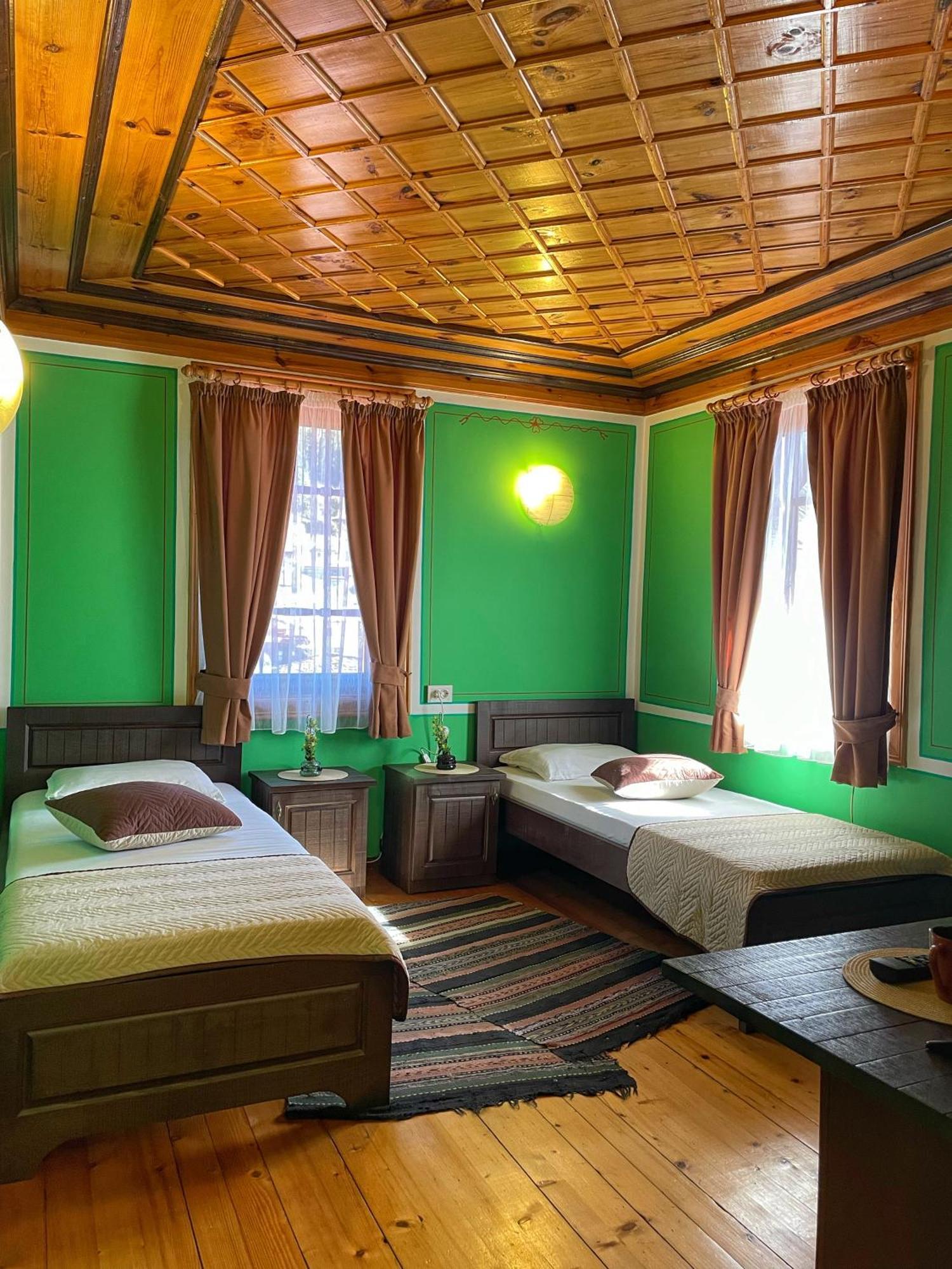 Guest Rooms Colorit โคปริฟชทิทซา ภายนอก รูปภาพ